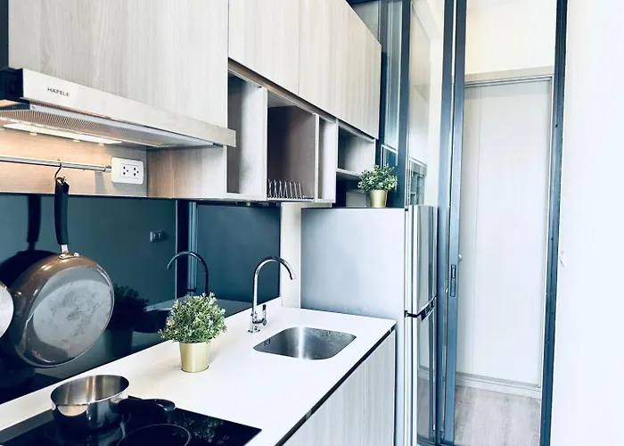 Modern Nr Bts Onnut Wifi Bangkok